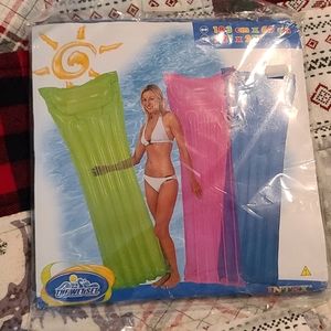 12/27 INTEX POOL LOUNGE FLOATie